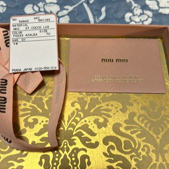 Miu miu zippy wallet INCLUSIVE - Picture 5 of 10